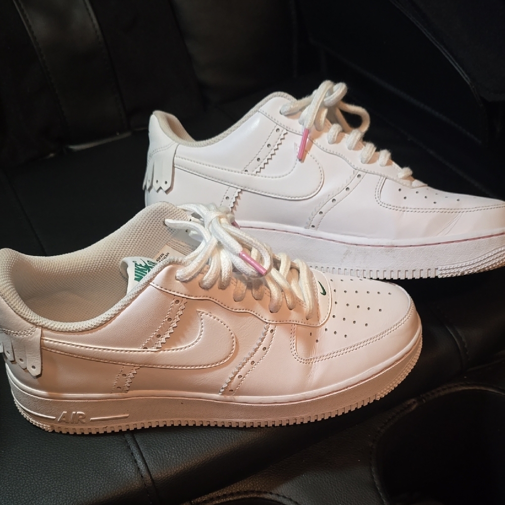 White Nike Air Force 1 Sneakers